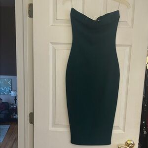 Elegant Strapless Dress in Deep Green